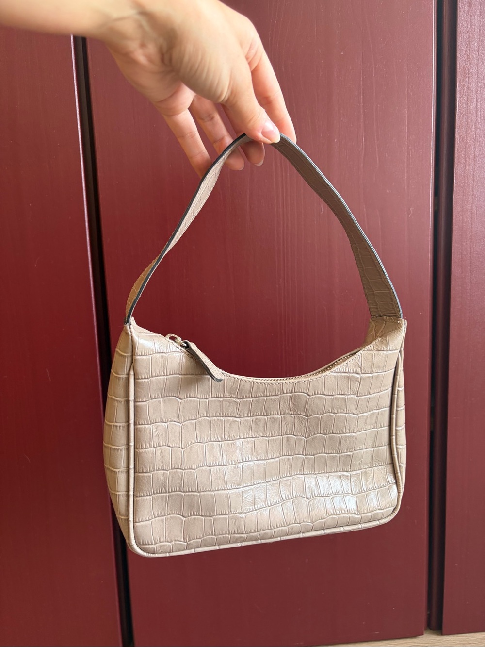 L’Intervalle Croc-Embossed Shoulder Bag